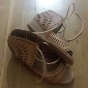 Peep toe lace up shoes